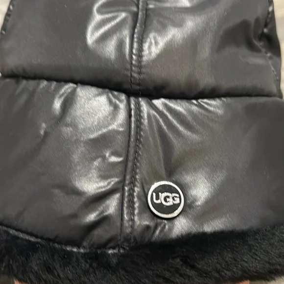 NWOT UGG Black Real Shearling and Polyester Bucket Hat - Picture 9 of 9